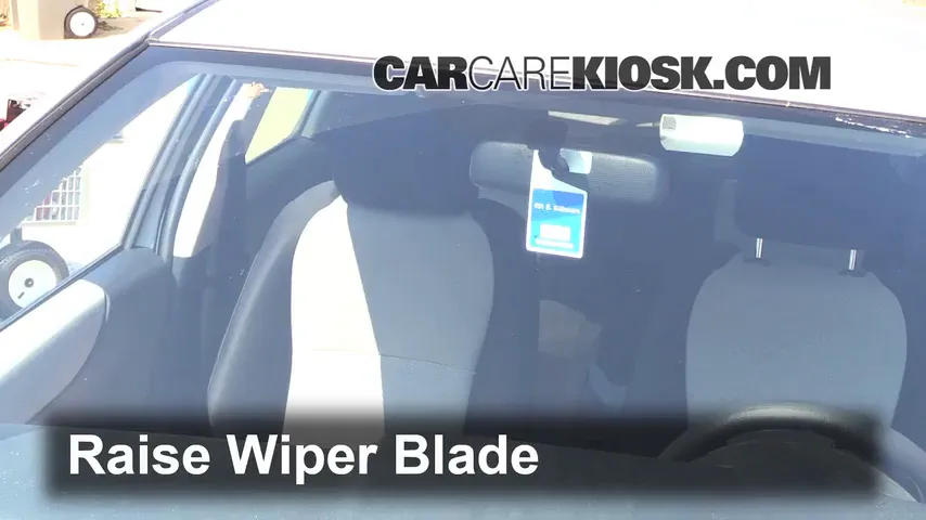2012 Toyota Yaris L 1.5L 4 Cyl. Hatchback (4 Door) Windshield Wiper Blade (Front)